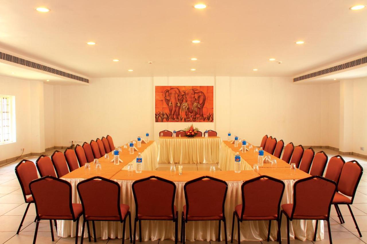 Clay House Hotel Thrissur Exterior photo