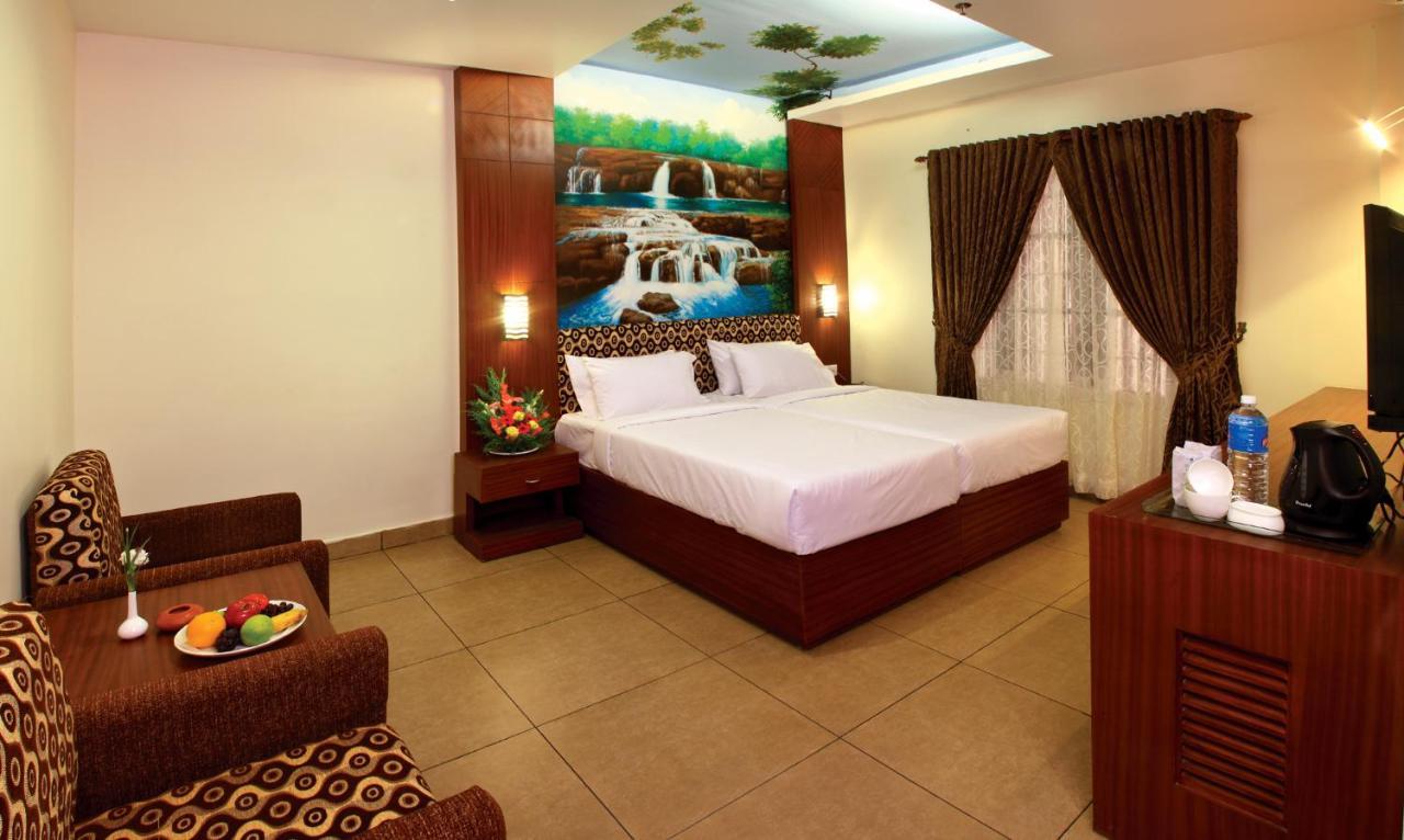 Clay House Hotel Thrissur Exterior photo