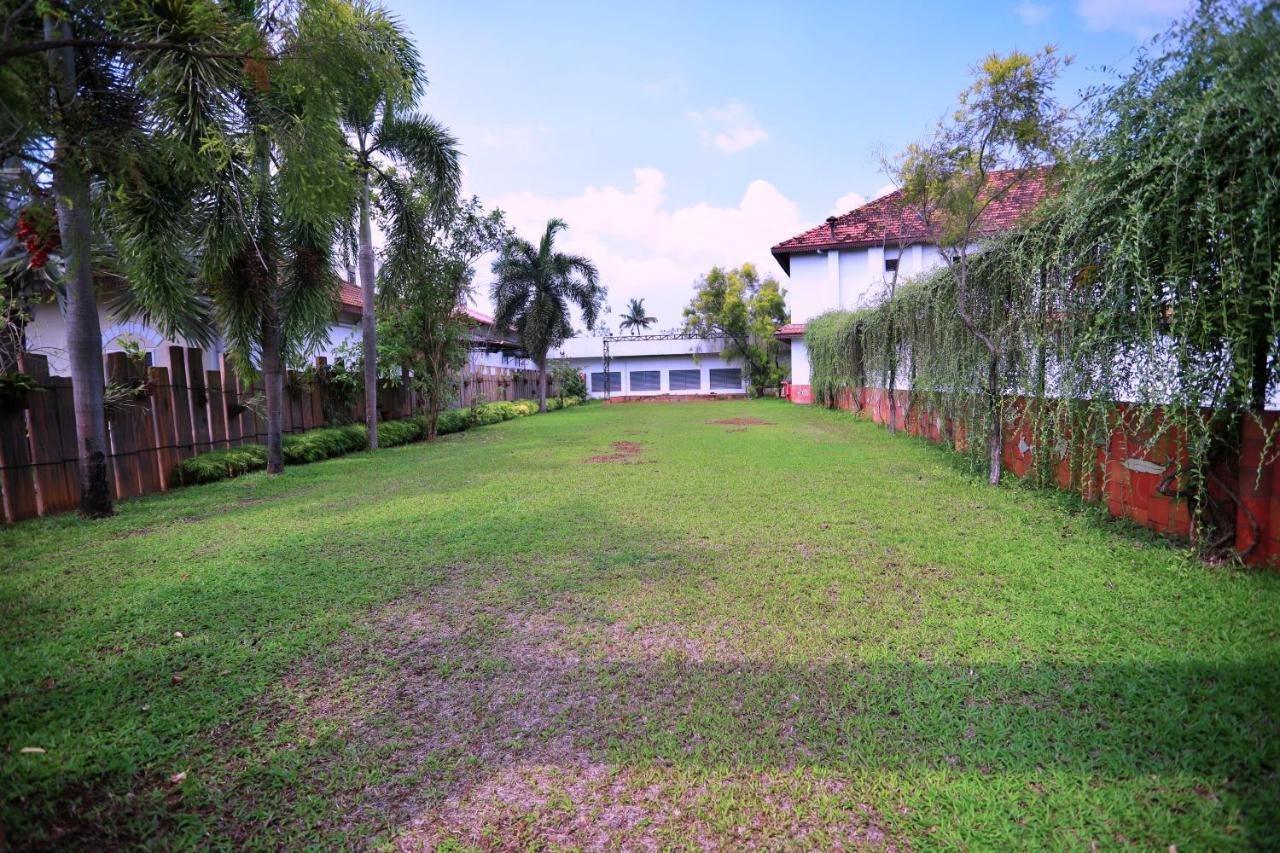 Clay House Hotel Thrissur Exterior photo